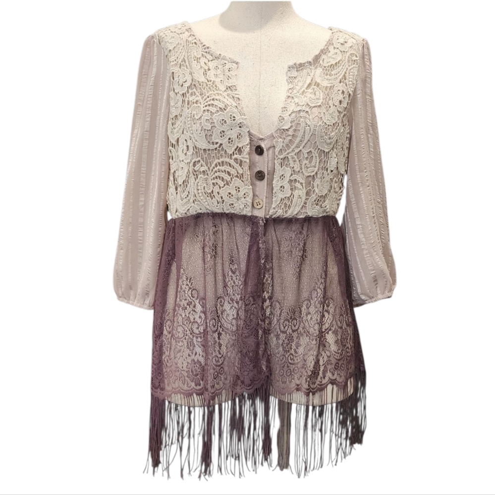 gimmick by BKE LACE & FRINGE TOP